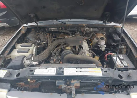 2000 Ford Ranger from USA, damaged, VIN 1FTYR10C7YPB77141